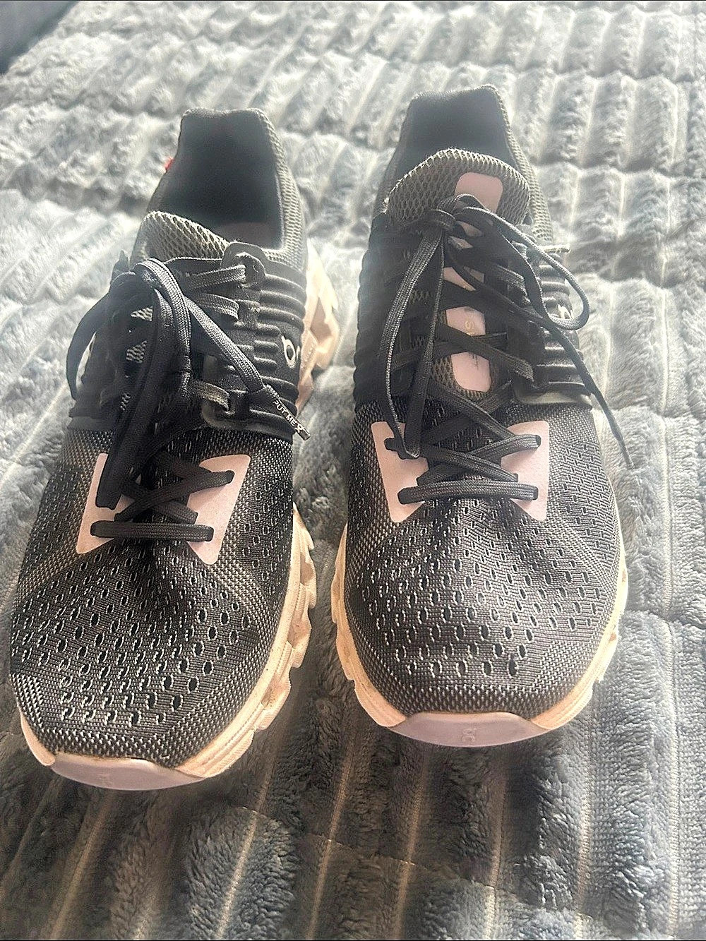 On Cloud Women's blue and purple US 8.5 Athletic Shoes